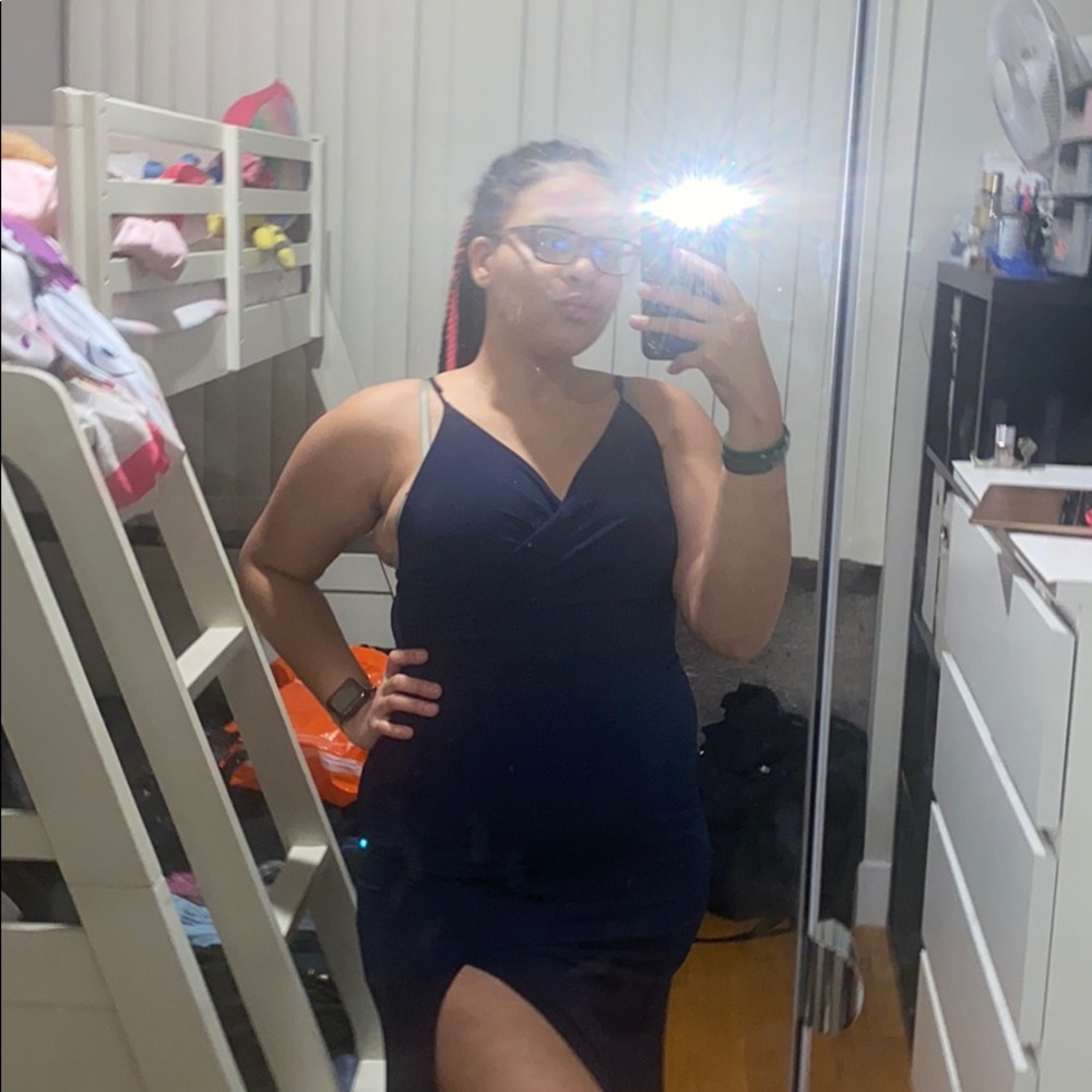 High street dress w/ slit